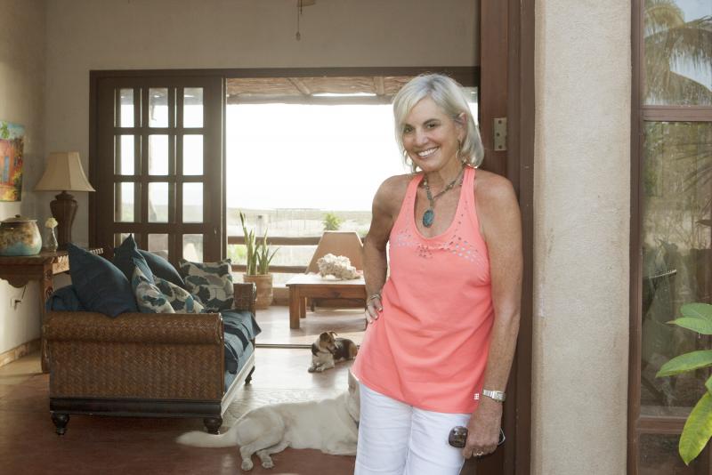 Marilyn Martin, Todos Santos